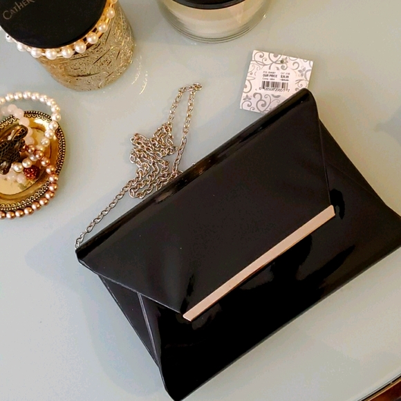 Lulus Handbags - Crossbody / clutch